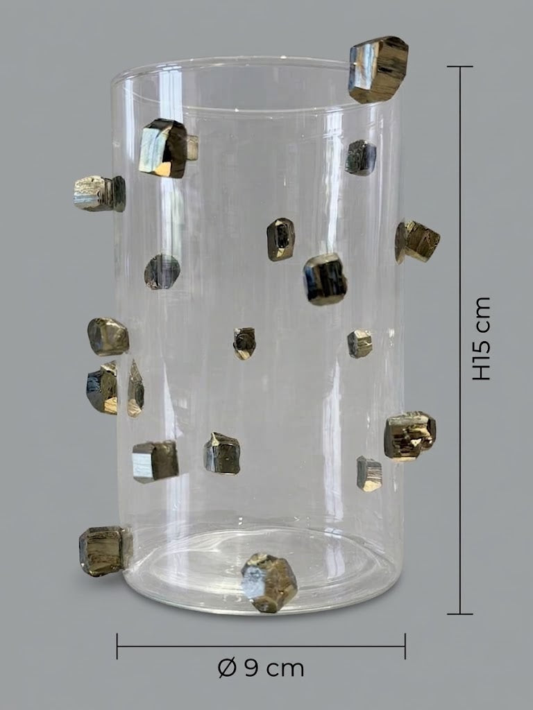 Jarrón escultórico de cristal con 19 incrustaciones de pirita.
