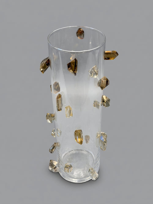 Jarrón escultórico de cristal con 20 incrustaciones de cuarzo ahumado.